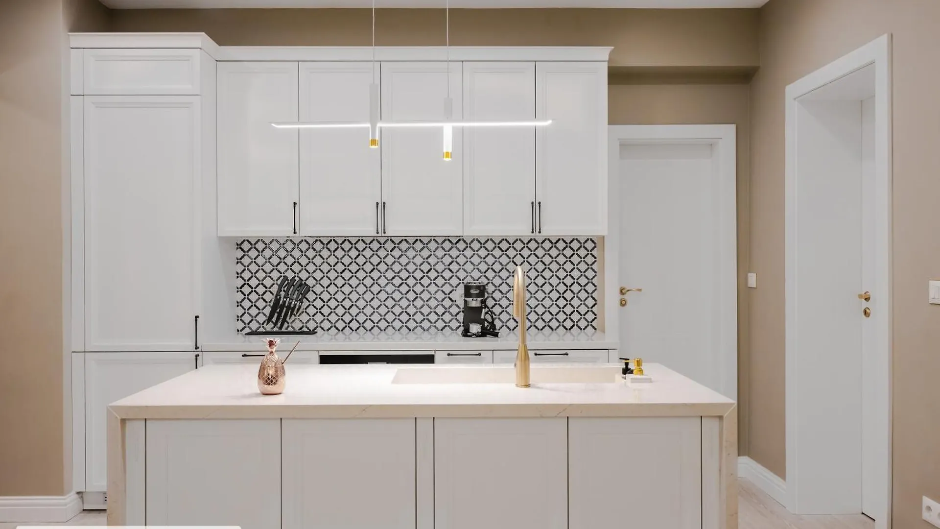 Super Central Stylish Suite & Studio With Shared Terrace By Flat Mаnager صوفيا شقة