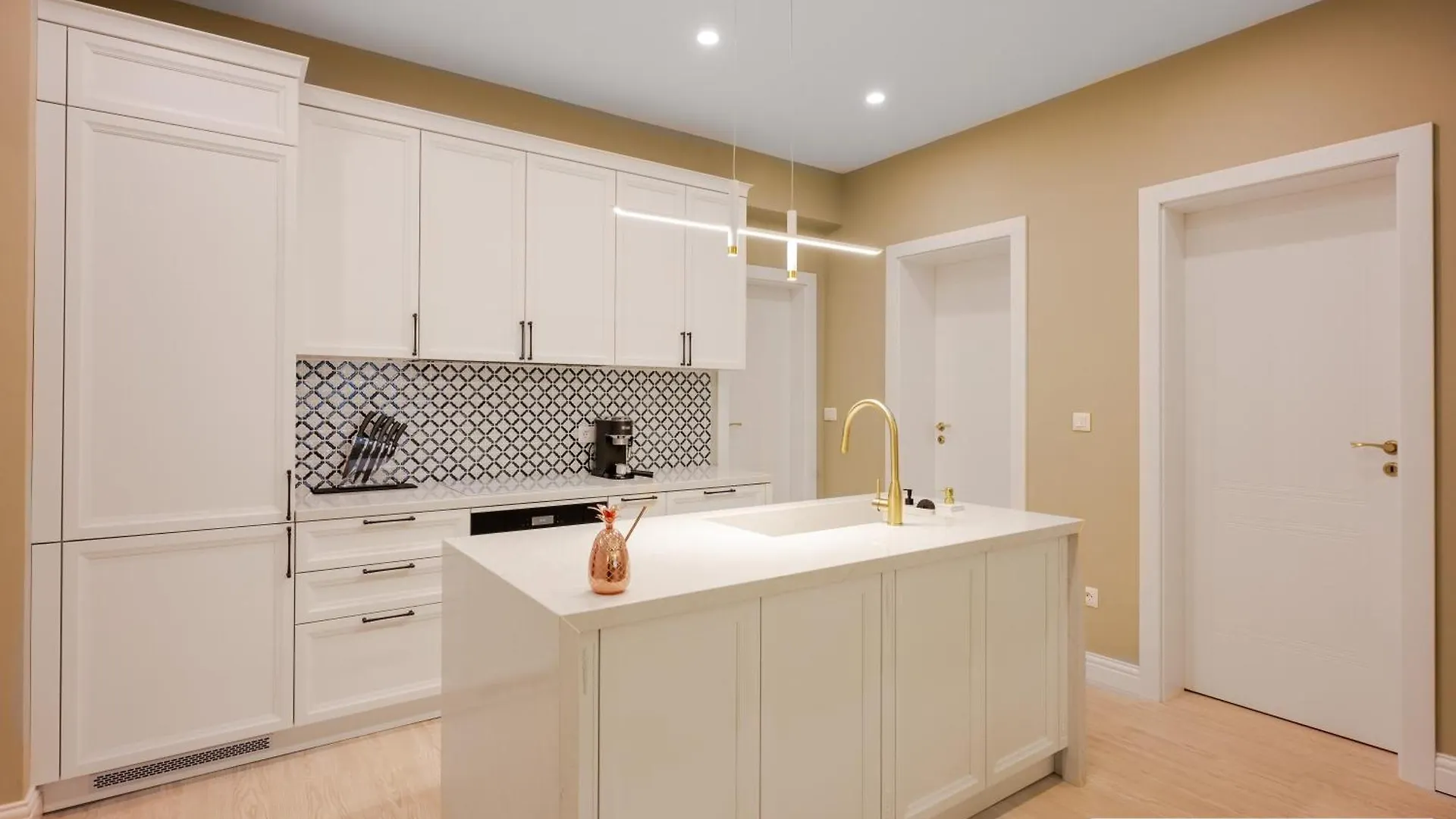 Super Central Stylish Suite & Studio With Shared Terrace By Flat Mаnager صوفيا